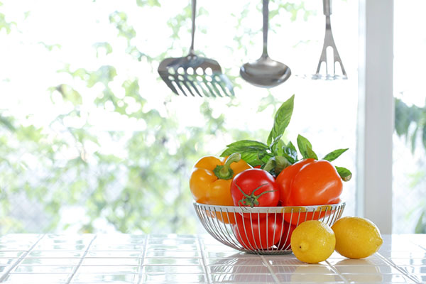 Picture of produce on kitchen counter 